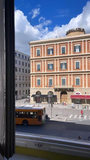 Loft Storico In Pieno Centro! Apartment Ливорно Екстериор снимка